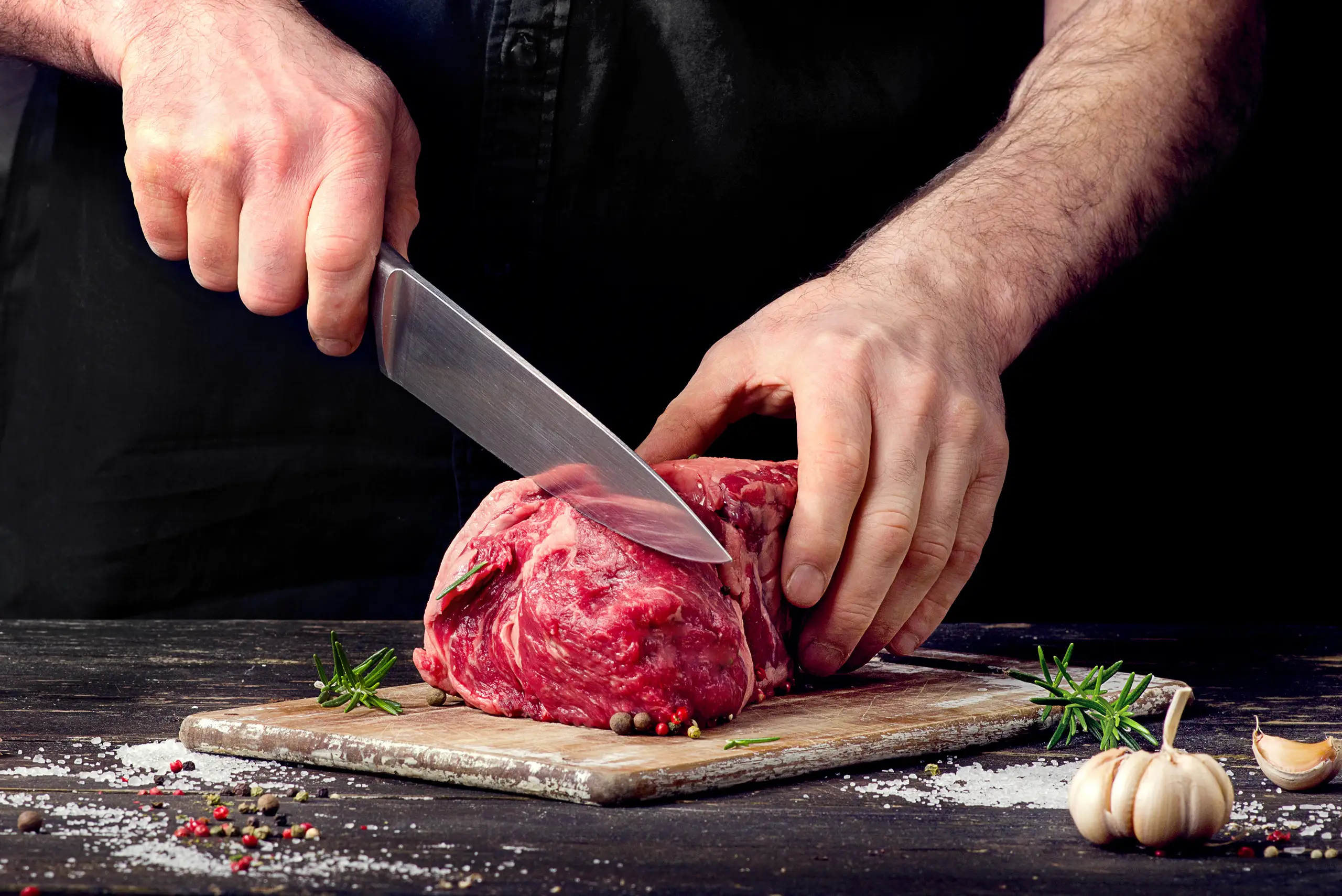 Ein hervorragendes Stück Fleisch wird geschnitten